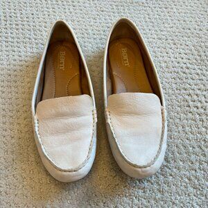 Born Driving Loafer Size 7 Bone